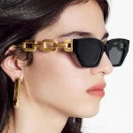 Chic Square Frame Sunglasses - Image 7