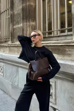 Elegant Chocolate Brown Handbag - Image 8
