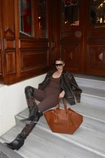 Chic Brown Tote Bag - Image 9