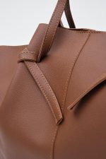 Chic Brown Tote Bag - Image 4