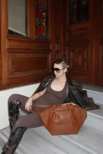 Chic Brown Tote Bag - Image 10