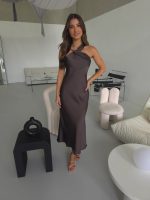 Elegant Twisted Neckline Satin Halter Dress