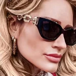 Chic Square Frame Sunglasses - Image 3
