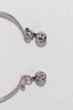 Elegant Alloy Bangle Bracelet - Image 3