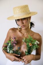 Elegant Chain Link Necklace With Crystal Accents - Image 5